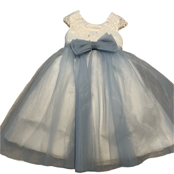 JJ’s House dusty blue and white flower girl dress. 2 dress’s, 2 sizes, worn once - Picture 6 of 6